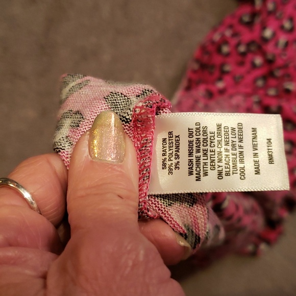 Cabana By Crown and Ivy Off Shoulder Lady's Tee Shirt with Dolmar Sleeves - Picture 6 of 6